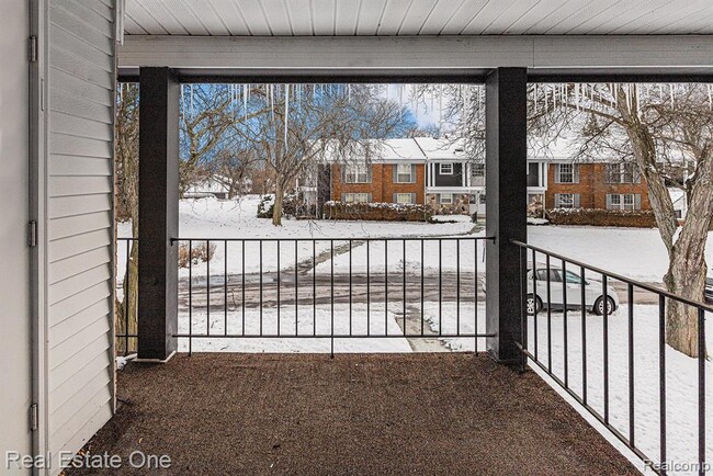 Building Photo - 31085 Pheasant Run St