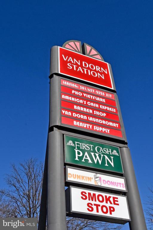 Building Photo - 6135 Edsall Rd