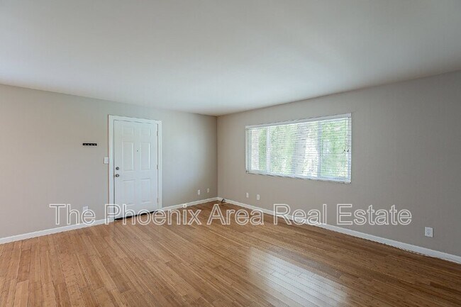 Building Photo - 700 W University Dr