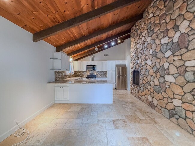 Building Photo - 5142 Sandpiper Way