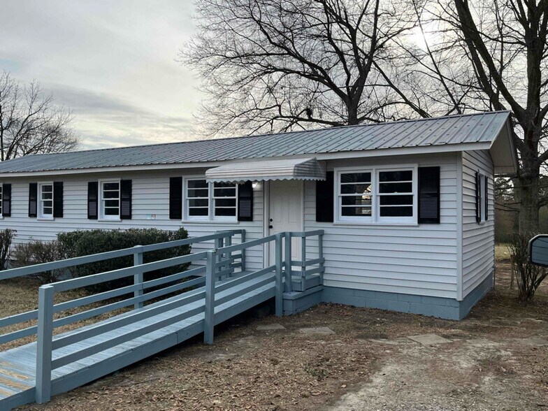 Primary Photo - 8402 Duncan Bridge Rd