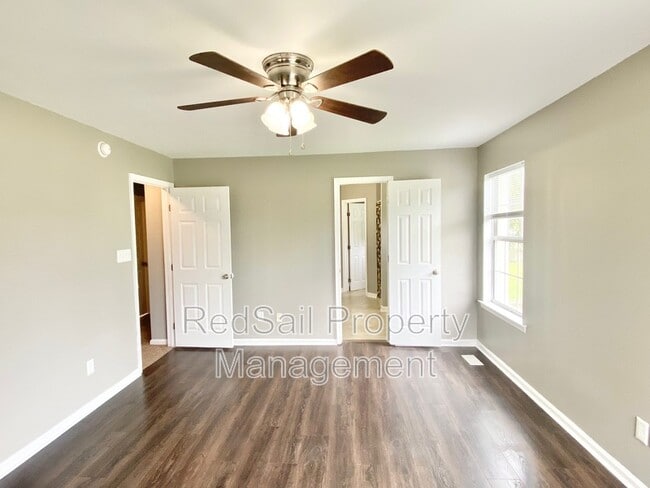 Building Photo - 6205 Calvert Ct