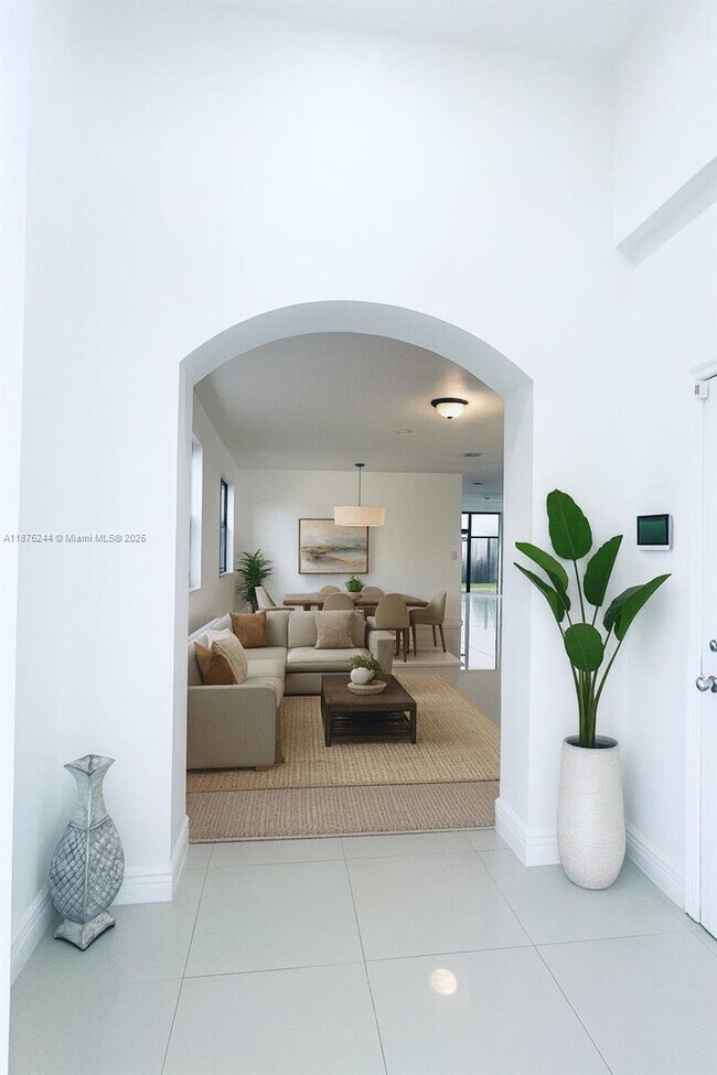 Building Photo - 742 SE 34th Ave