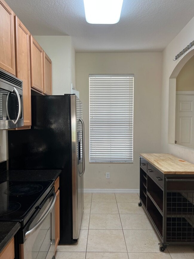 Building Photo - Townhome For Rent