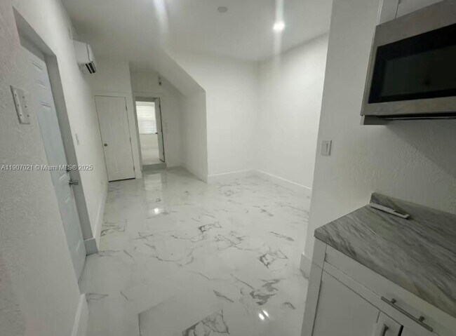 Building Photo - 12923 SW 285th Terrace