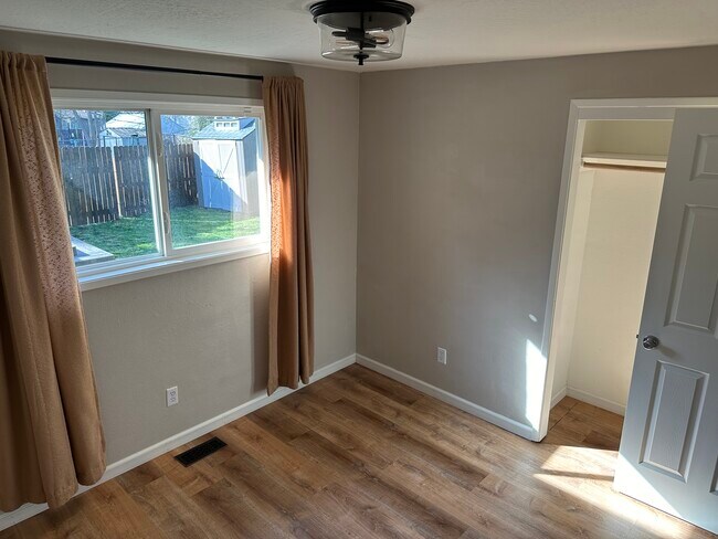 Building Photo - 720 Freeman Rd