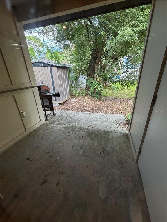 Building Photo - 447 6th Ave NE