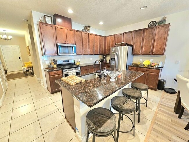 Building Photo - 15267 Honeybell Dr