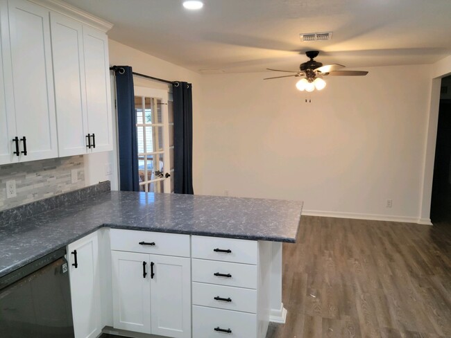 Building Photo - Great Home in East Mesa with Pool