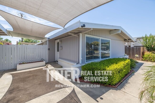 Building Photo - 8968 Talisman Dr