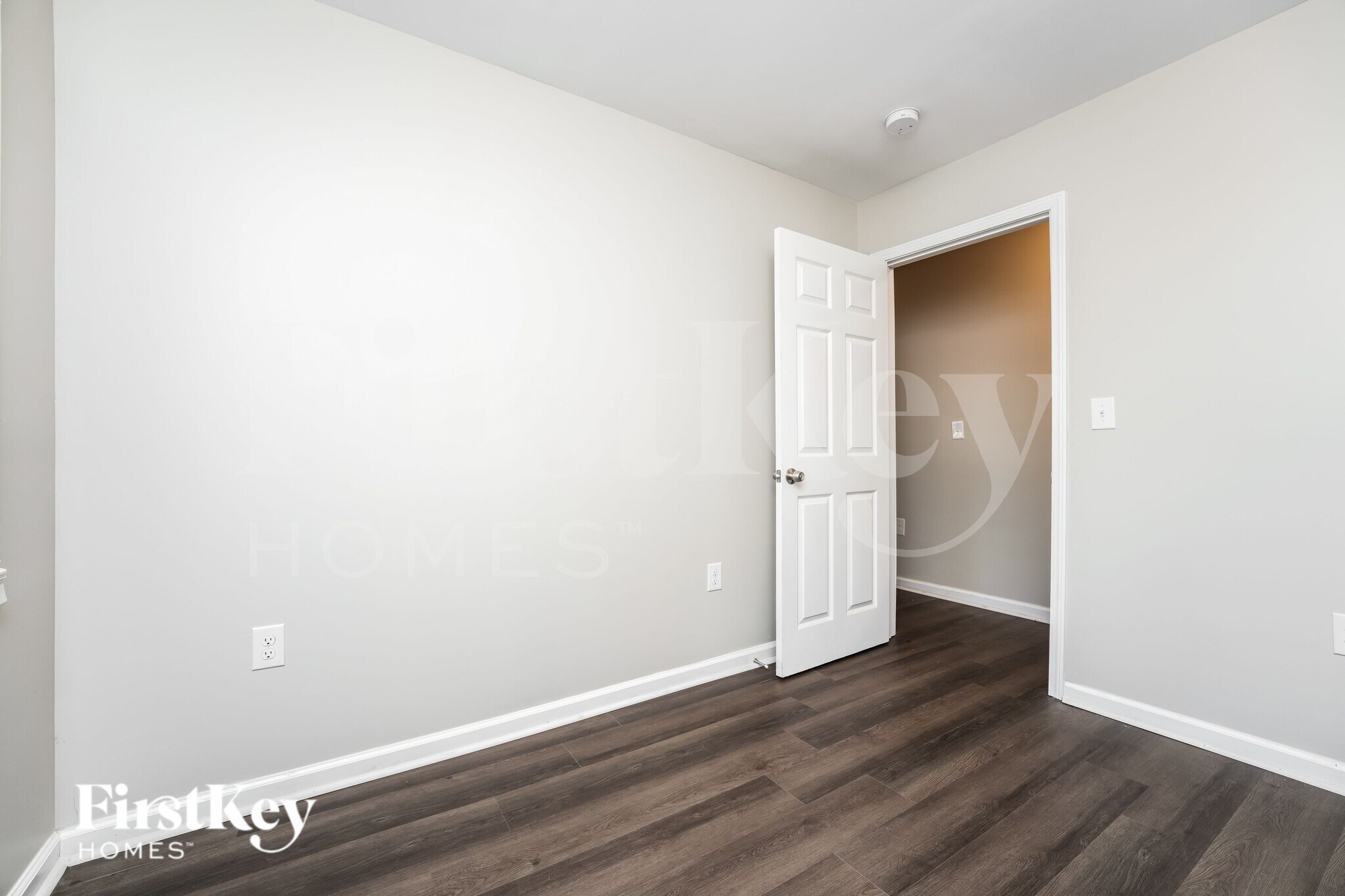 Building Photo - 3425 Pinehill Dr