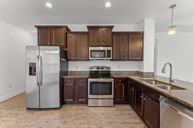Building Photo - 27320 Lashay Dr
