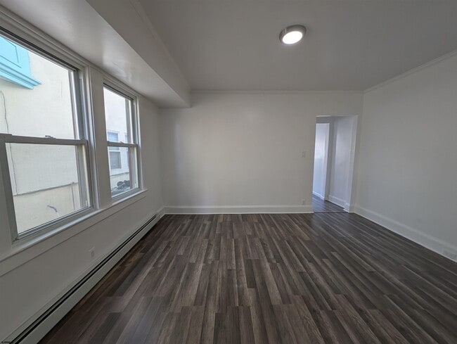 Building Photo - 712 Sewell Ave