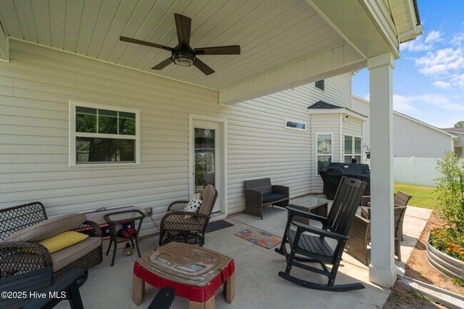 Building Photo - 2025 Alder Ln