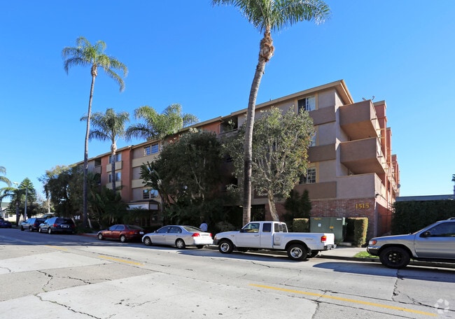 Primary Photo - Villa Serena Apartments