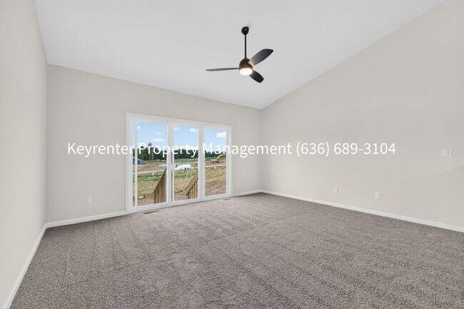 Building Photo - 825 Cedarwood Dr