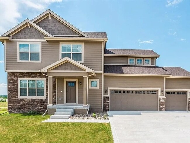 Primary Photo - Spacious 4 Bedroom Home in Sugar Creek Wau...
