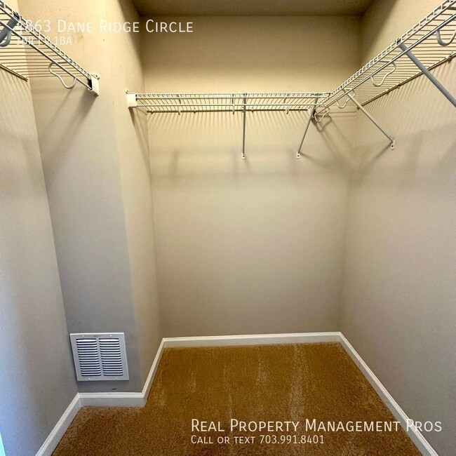 Building Photo - 4863 Dane Ridge Cir