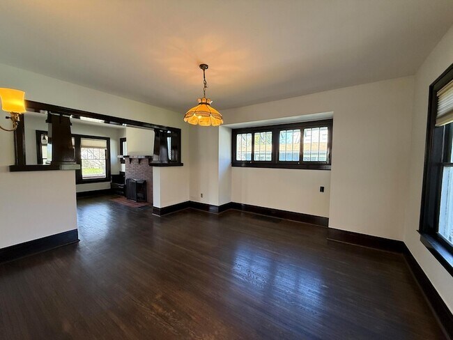 Building Photo - 206 Eveningside Dr