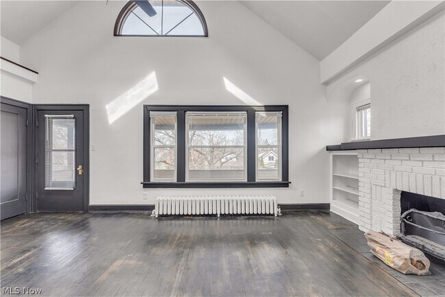 Building Photo - 2225 Oak Park Ave