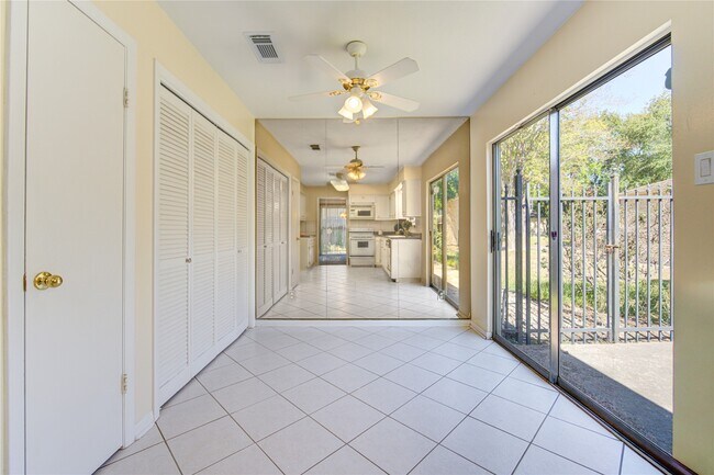 Building Photo - 1927 Ash Meadow Dr