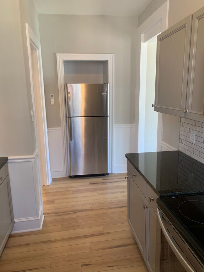 Building Photo - 718 Cattell St