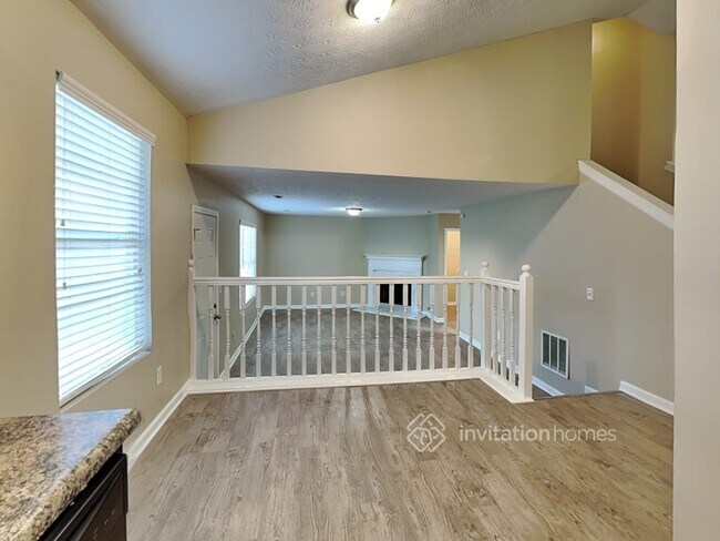 Building Photo - 2169 Silver Thorn Ct