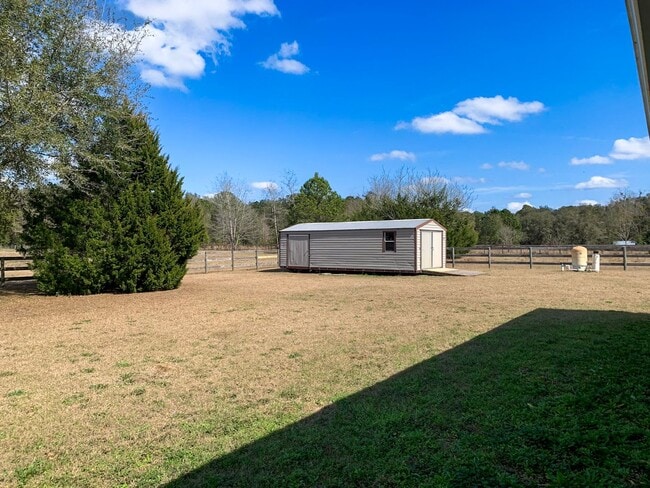 Building Photo - 4BR/3BA Horse/Pet Friendly Home on 5 Acres!
