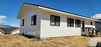Building Photo - 1002 Hillside Ct