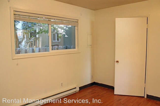 Building Photo - 12021 SE Foster Rd