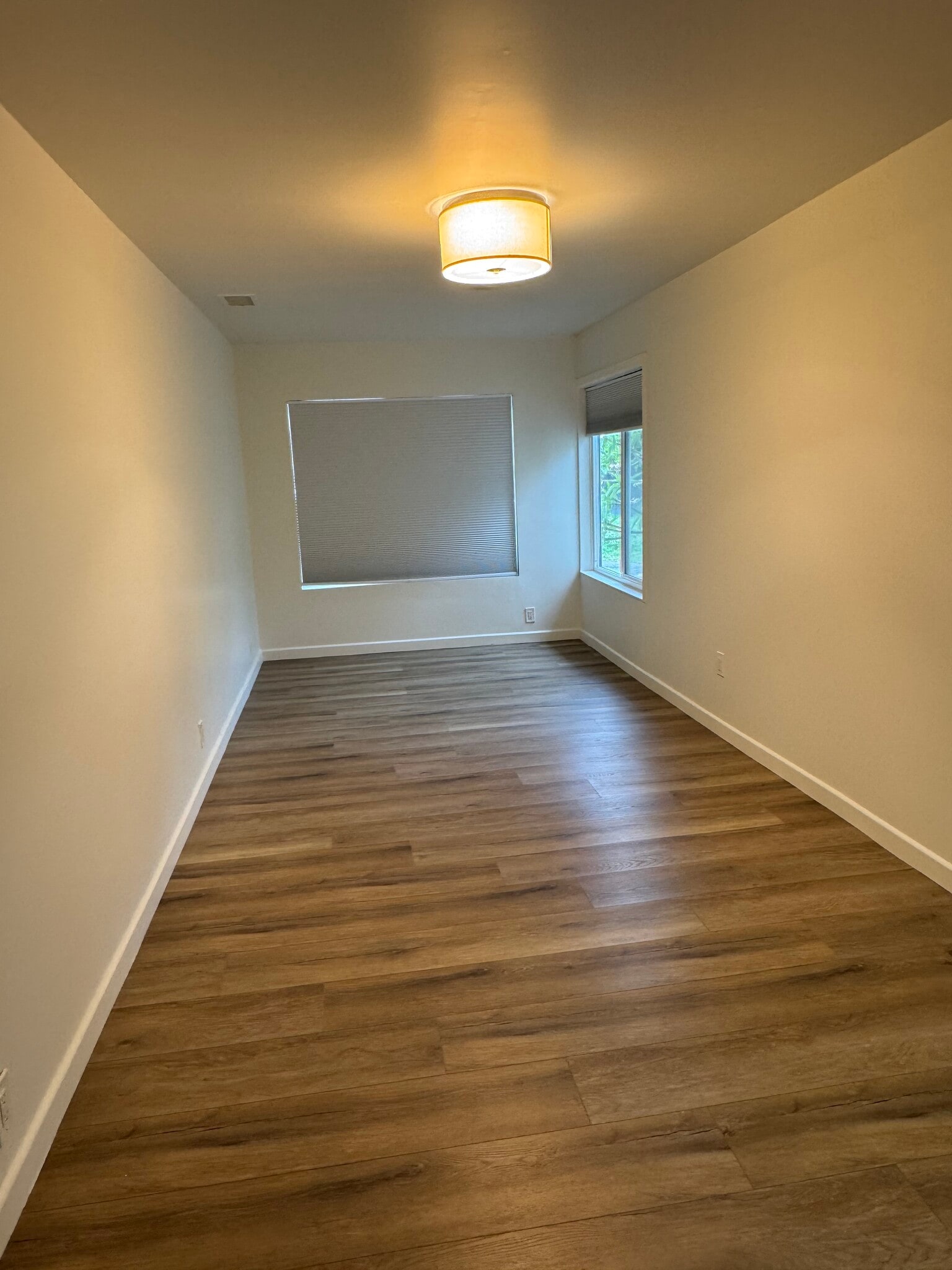 Bedroom for apartment - 11305 Sheldon St
