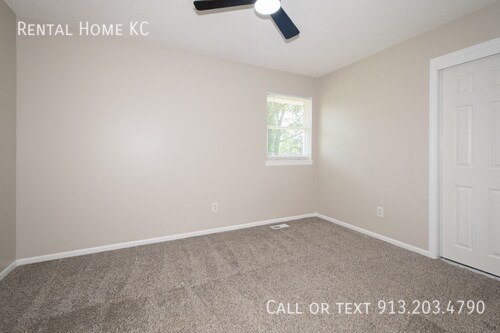 Building Photo - 16413 W 123rd St