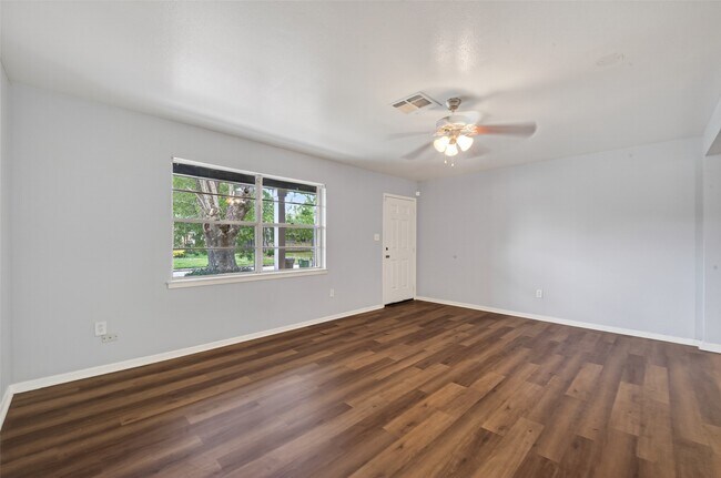 Building Photo - 4118 Sunflower St
