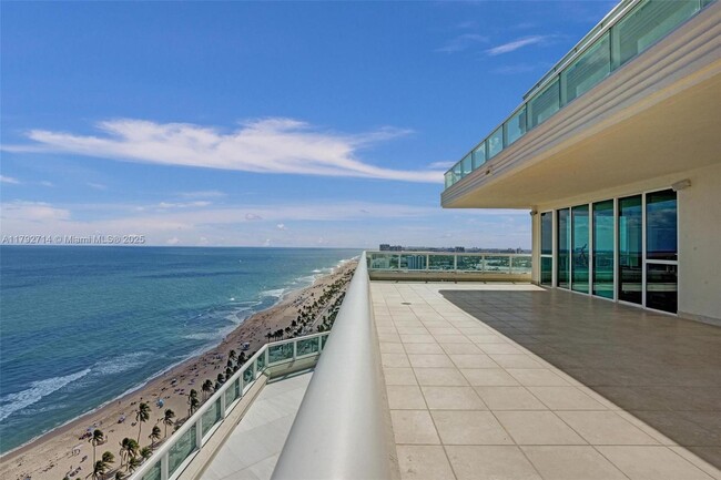 Building Photo - 101 S Fort Lauderdale Beach Blvd