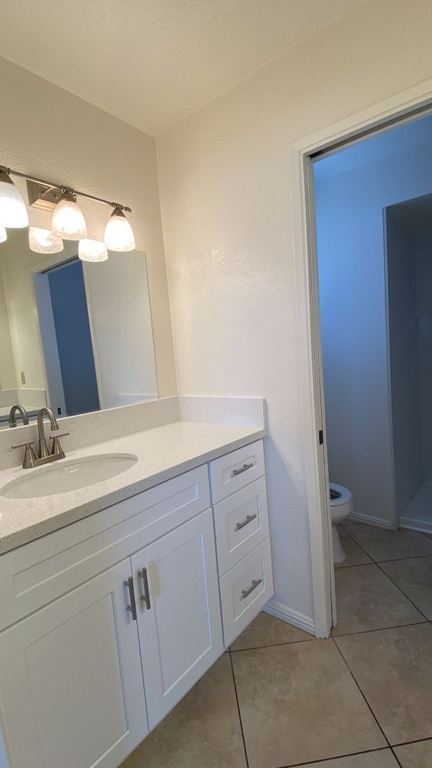 Building Photo - Very Spacious West Lancaster Home