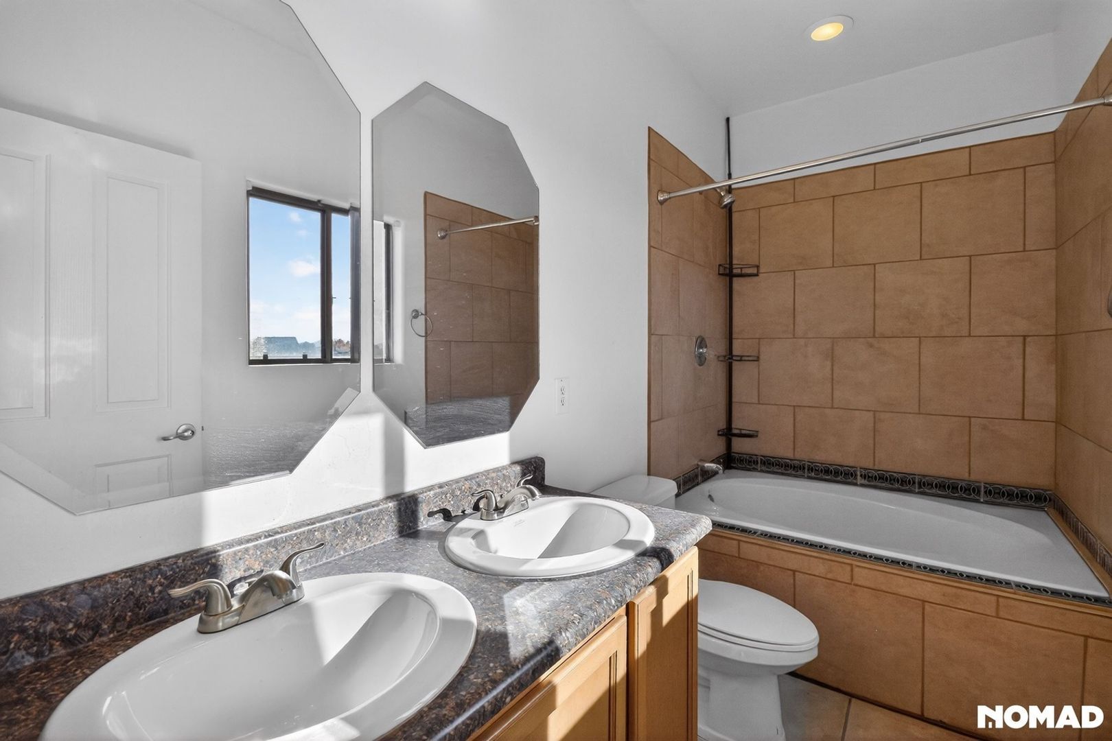 Building Photo - 3610 Cam Del Rancho