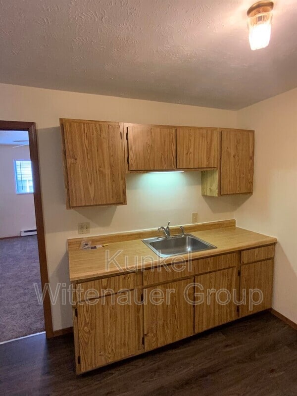 Building Photo - 2611 Sierra Dr