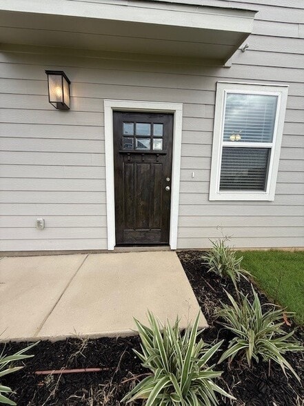 Main entrance - 1241 Casetta Run