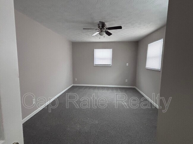 Building Photo - 4003 Carlton Ave