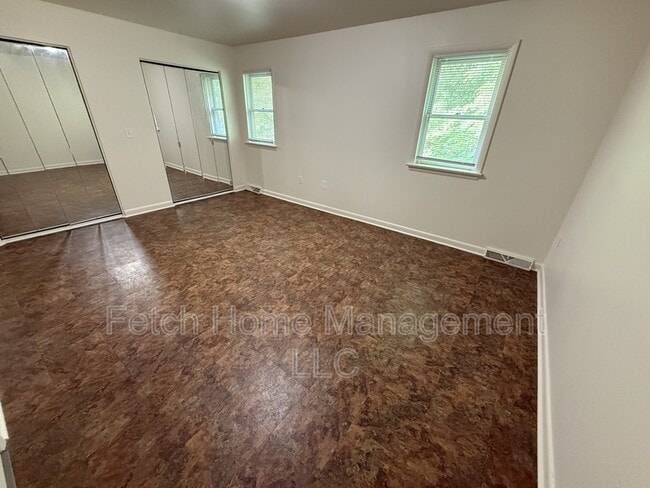 Building Photo - 855 S Pearl St