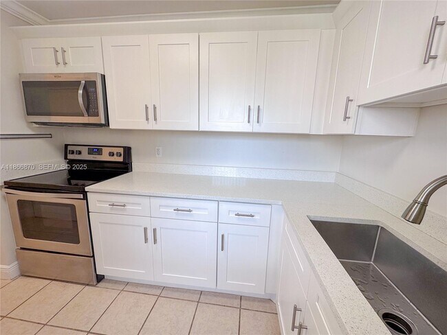 Building Photo - 7745 SW 86th St