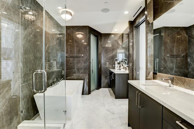 Building Photo - 2047 Westcreek Ln Ln