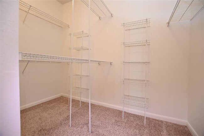 Building Photo - Beautifully Updated 2-Bedroom, 1-Bath Condo!