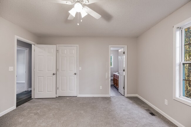 Building Photo - Villa Rica Rental