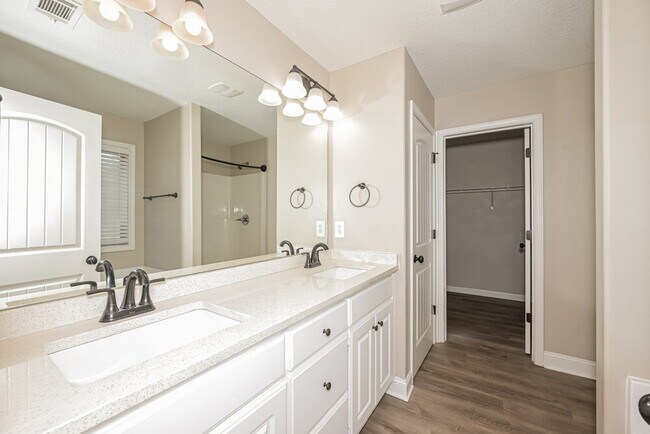 Building Photo - 1648 Deer Creek Ln