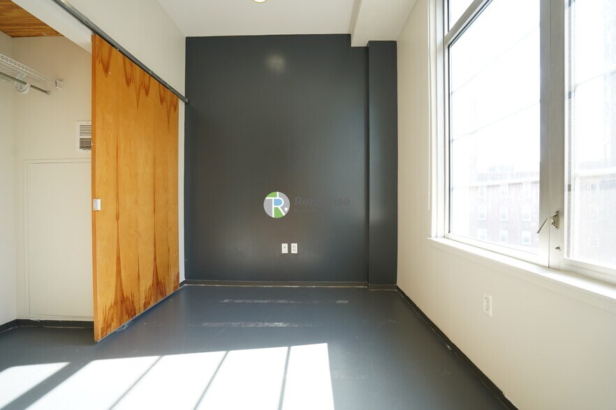 Building Photo - 160 E Berkeley St