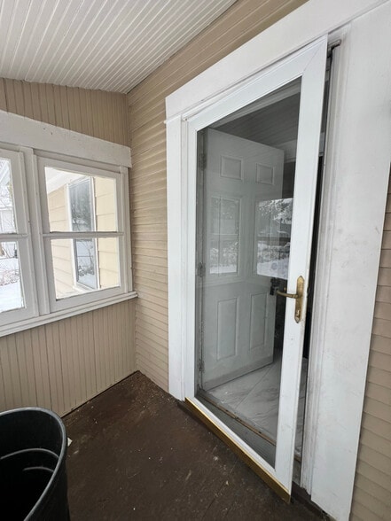 Building Photo - 101 W Palmer Ave