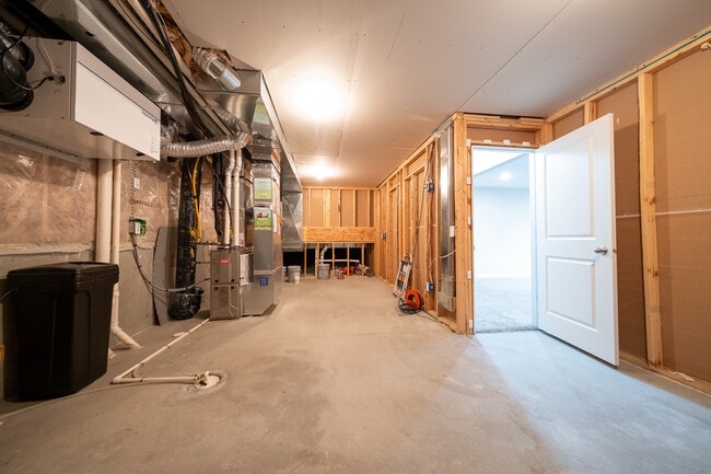 Building Photo - 15222 Emory Ave