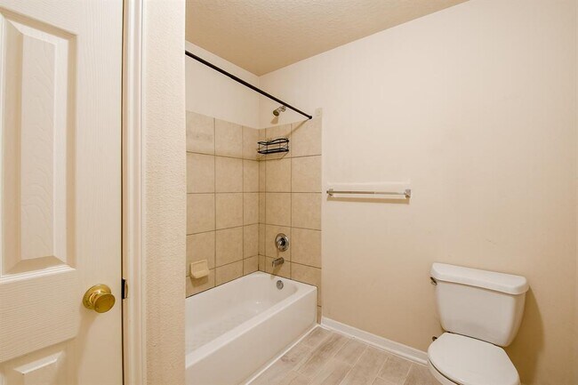 Building Photo - 4819 Fair Oak Dale Ln