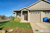 Building Photo - Modern Duplex with Open Layout in Washougal